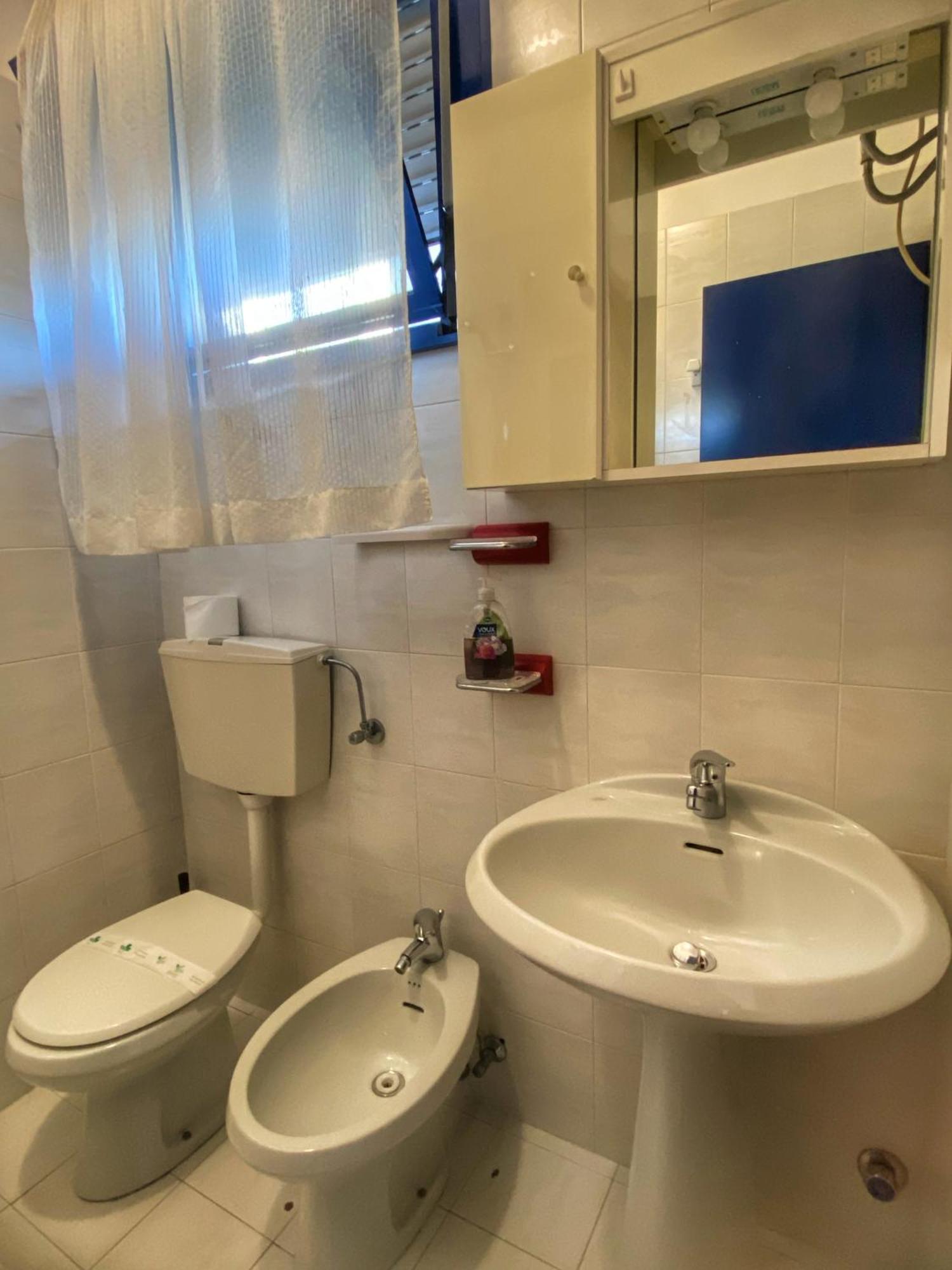 Apartment Grazioso N 70 A A 100mt Dal Mare